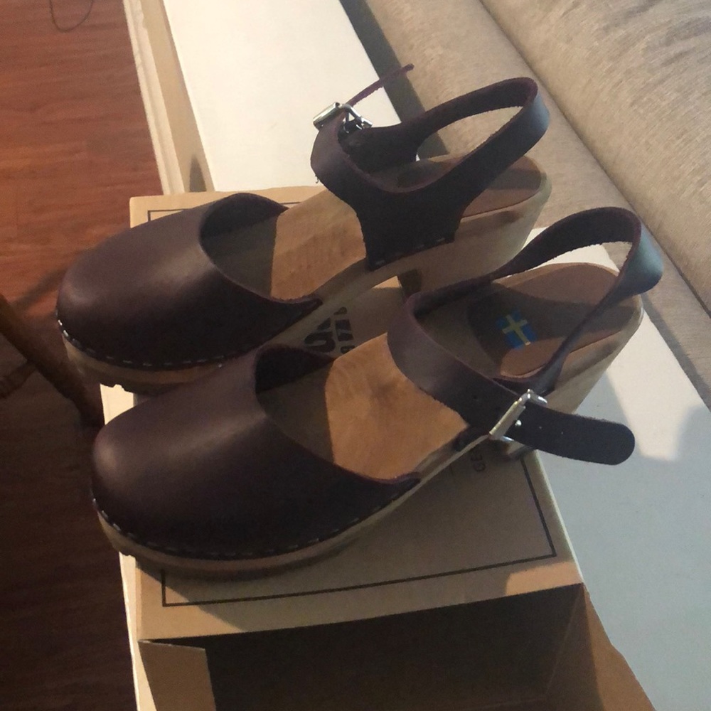 MIA Wine Leather Clogs